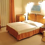 Hotel Central Hotel 3*