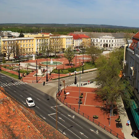 Отель Hotel Central