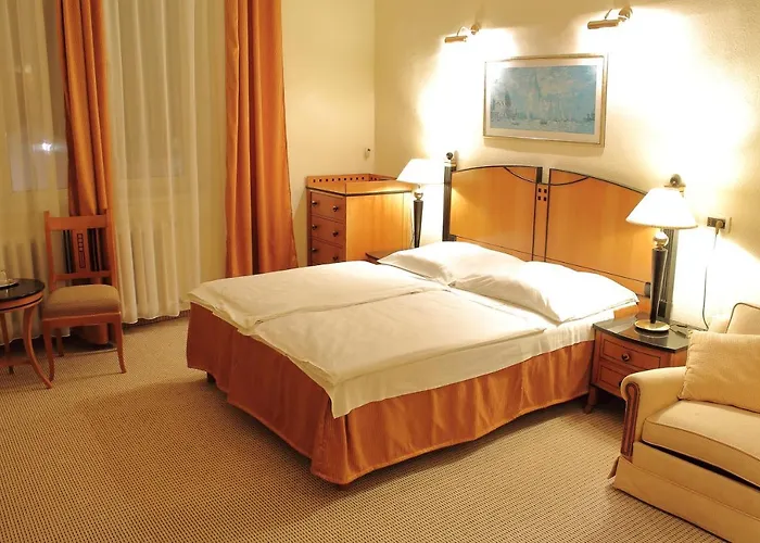 Hotel Central Hotel 3*